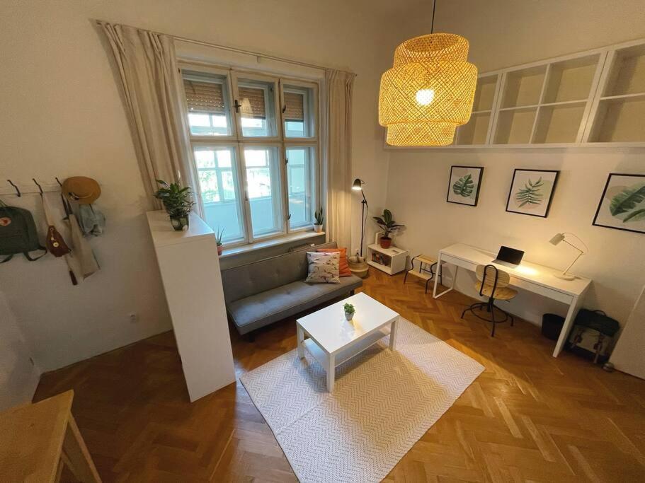 Stefanka Apartment Old Town Братислава Экстерьер фото
